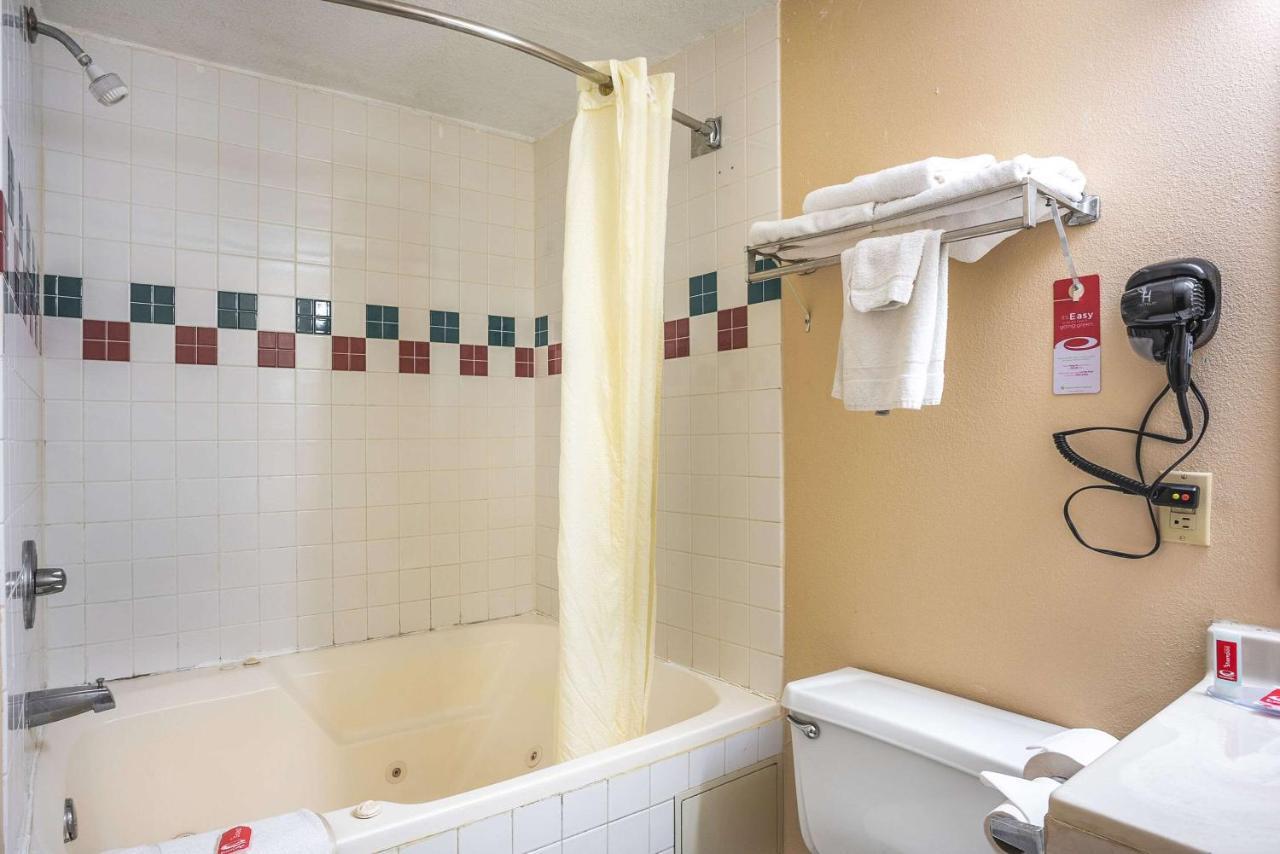 Econo Lodge Princeton Exteriér fotografie